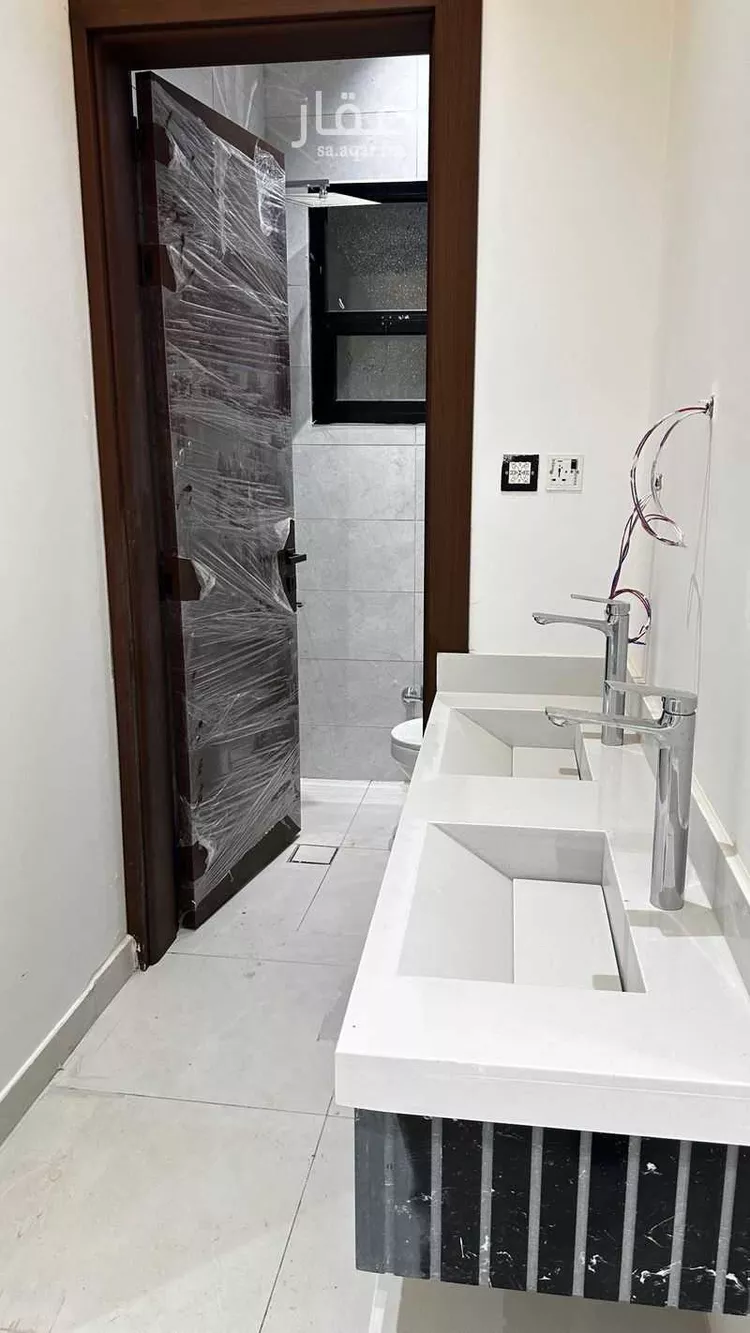 دور للبيع في شارع شارع الميناء, حي الندوة, مدينة الرياض, منطقة الرياض 12