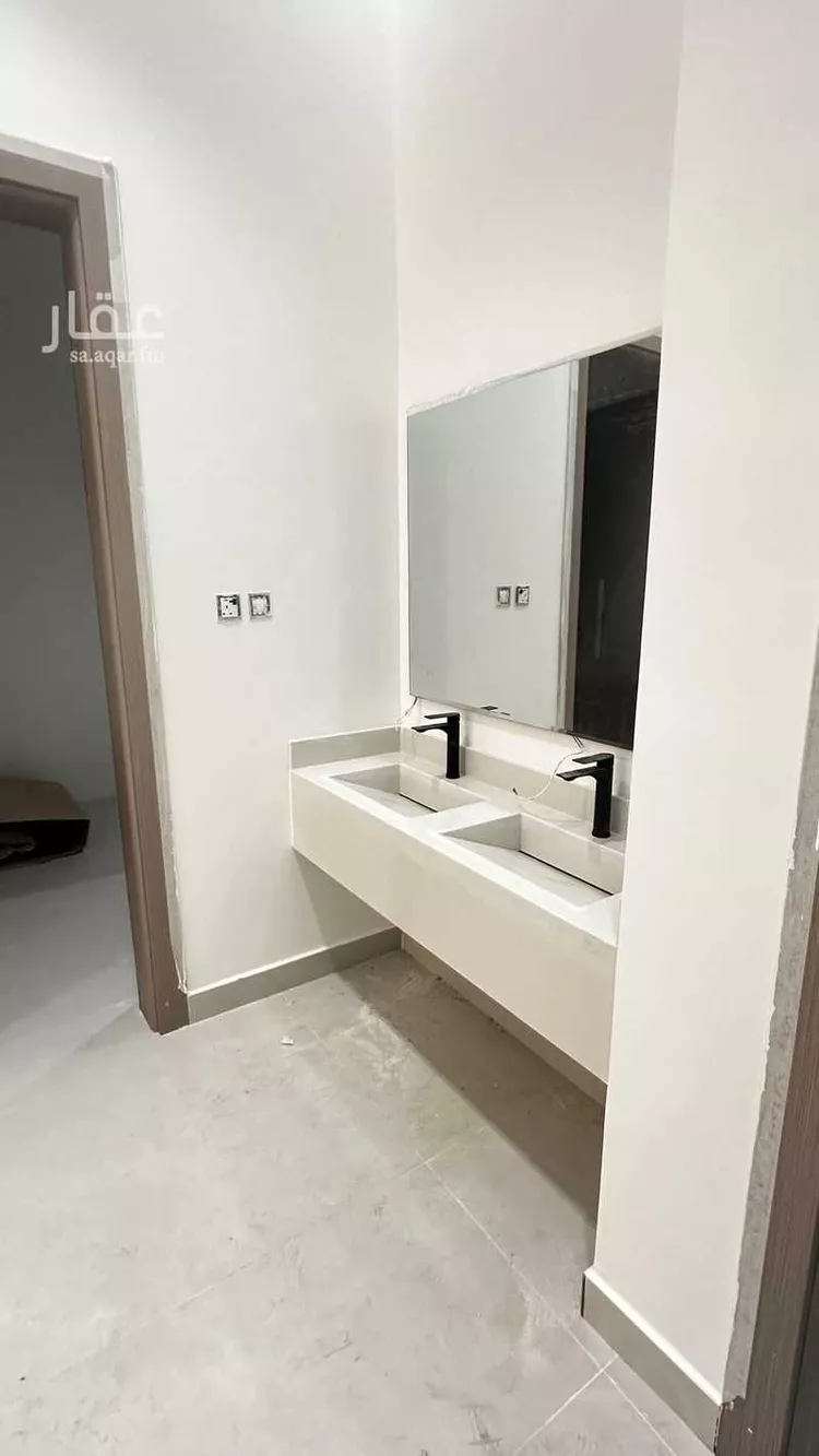 دور للبيع في شارع ابي عبيدة عامر بن الجراح, حي السعادة, مدينة الرياض, منطقة الرياض 18