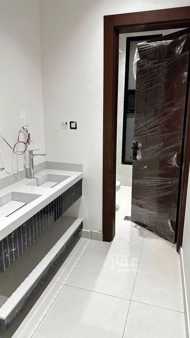 دور للبيع في شارع شارع الميناء, حي الندوة, مدينة الرياض, منطقة الرياض 7