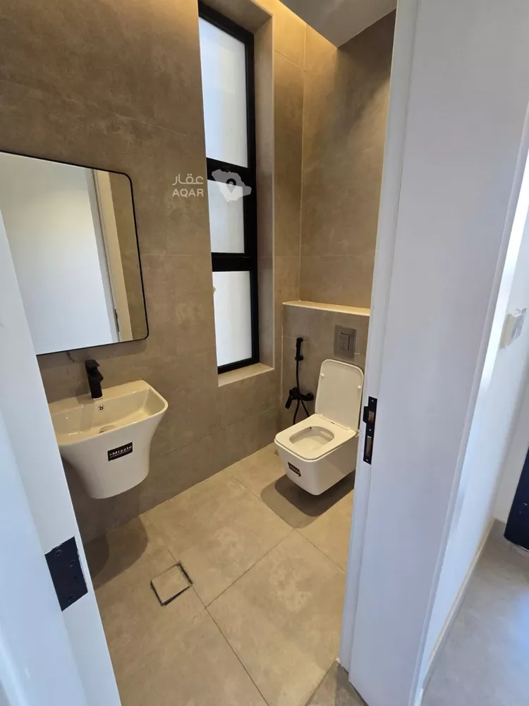 دور للبيع في شارع علي بن تريك, حي النرجس, مدينة الرياض, منطقة الرياض 9