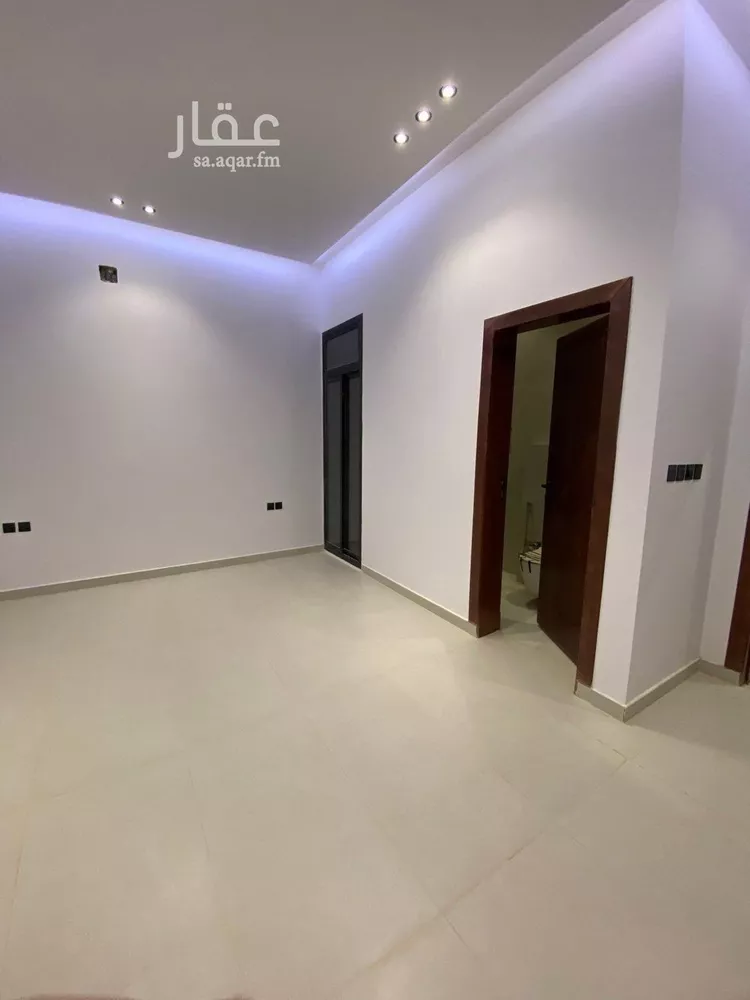 Floor for Sale in Riyadh Al Janadriyah 11