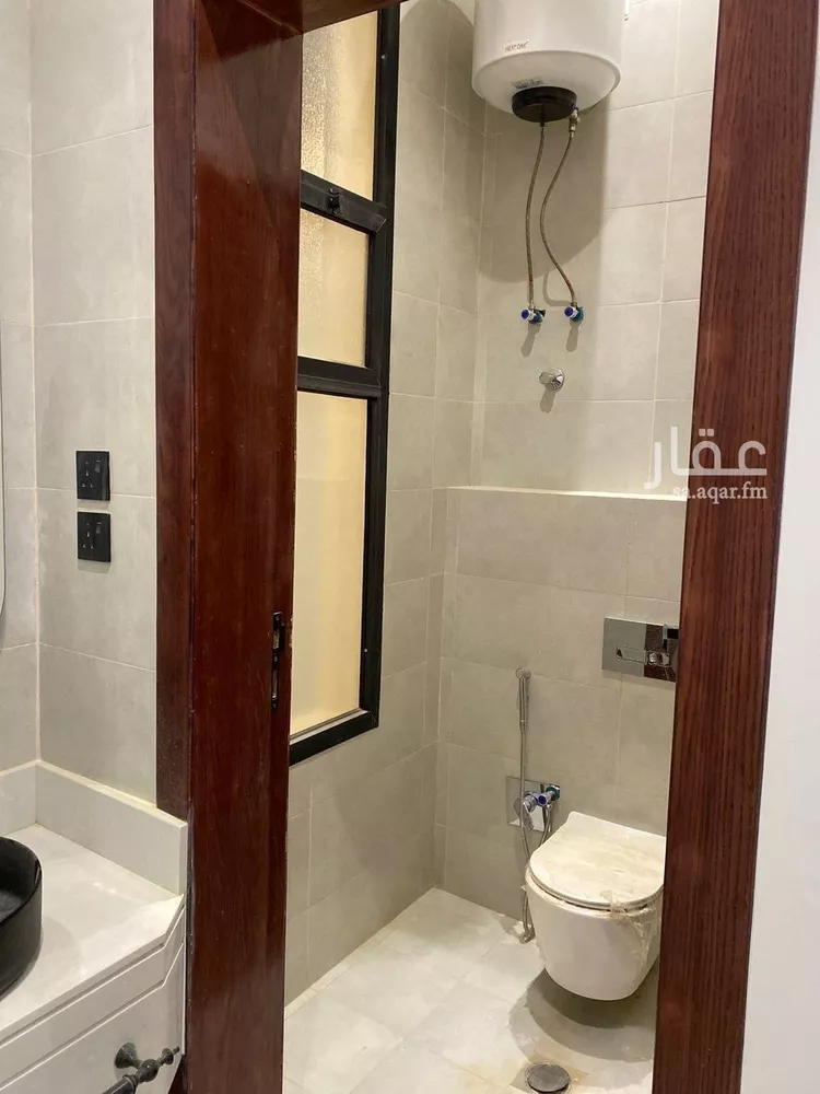 Floor for Sale in Riyadh Al Janadriyah 6