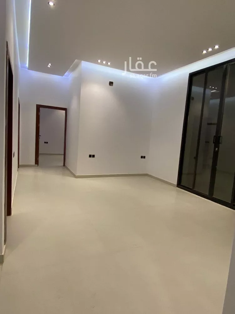 Floor for Sale in Riyadh Al Janadriyah 10