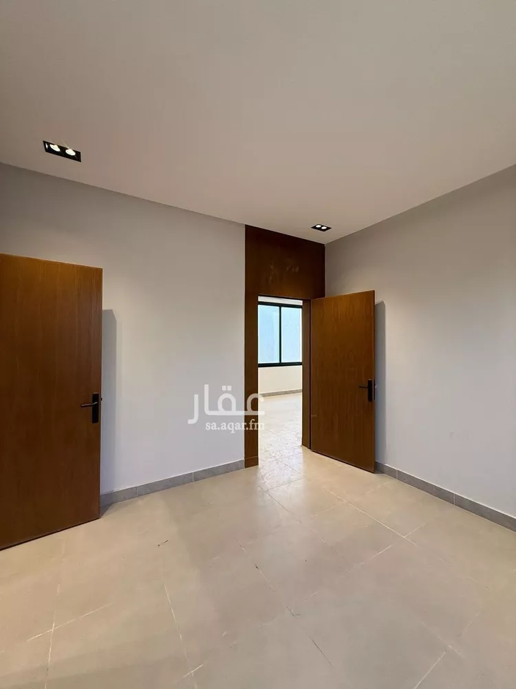 Floor for Sale in Riyadh Al Munsiyah 9