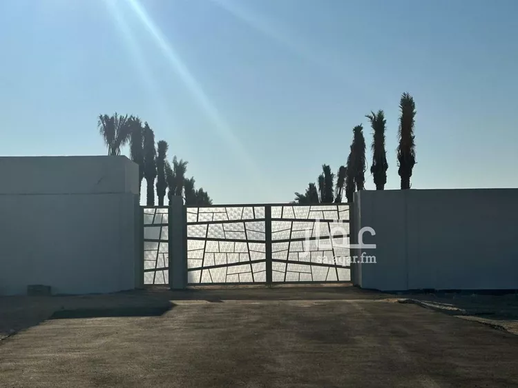 مزرعة للبيع في شارع الدمام الرياض, حي موسسة ناصر علي السحيباني لانشاء الطرق, مدينة بقيق, المنطقة الشرقية