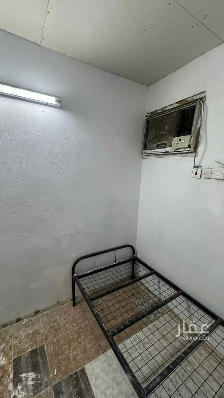 غرفة للإيجار في شارع الطرماح بن حكيم, حي الملك فيصل, مدينة الرياض, منطقة الرياض