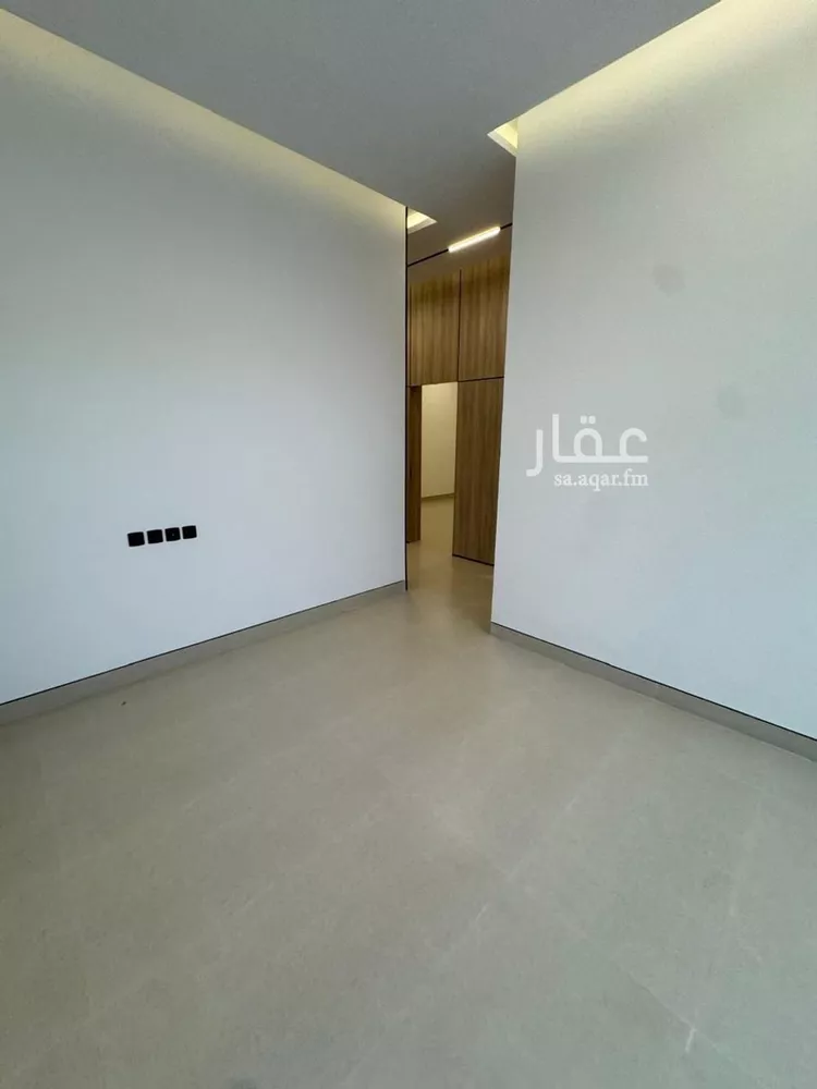 Floor for Sale in Riyadh Ar Rimal 7