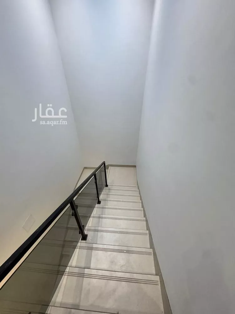 Floor for Sale in Riyadh Ar Rimal 9