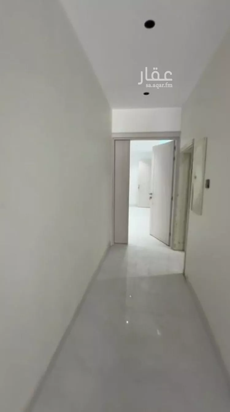 فيلا للبيع في شارع جنادة بن مالك, حي العوالي, مدينة الرياض, منطقة الرياض 18