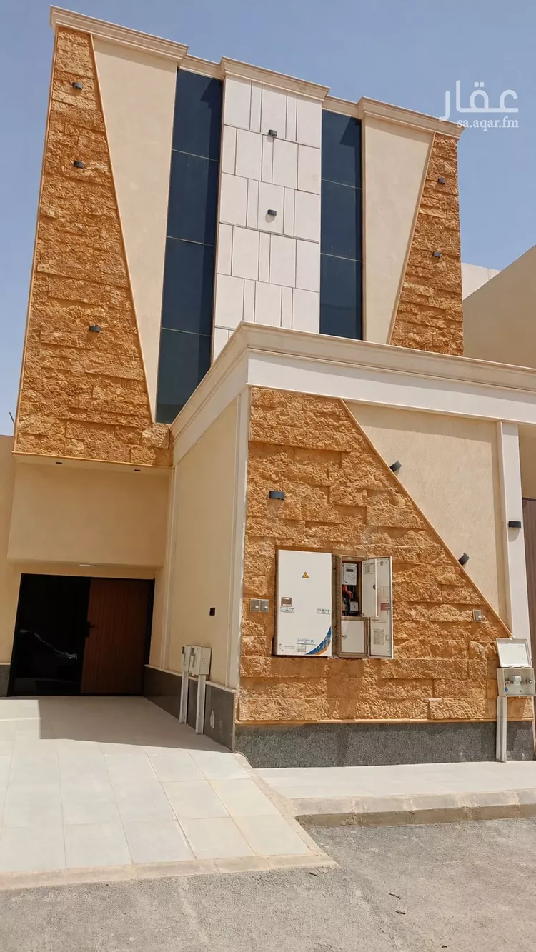 Floor for Sale in Riyadh Al Janadriyah