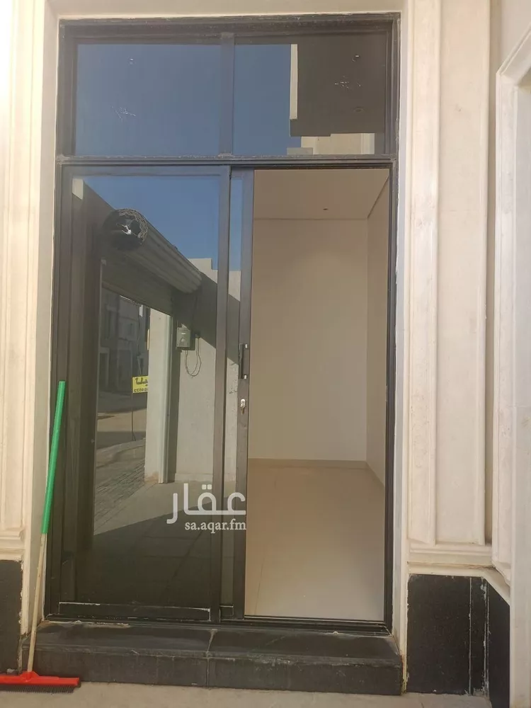 فيلا للبيع في شارع عمر بن الحبيب, حي الجنادرية, مدينة الرياض, منطقة الرياض 24