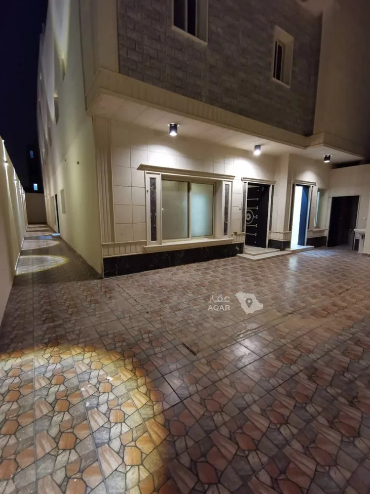 Floor for Rent in Riyadh Al Arid 3
