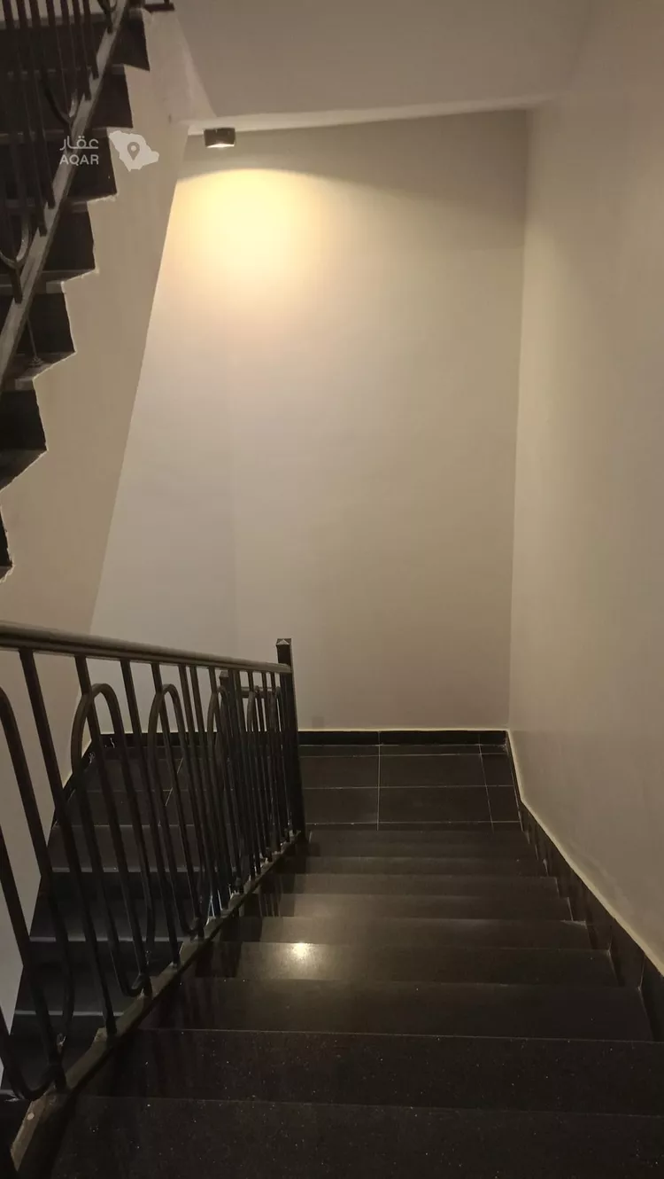 Floor for Sale in Riyadh Ar Rimal 2