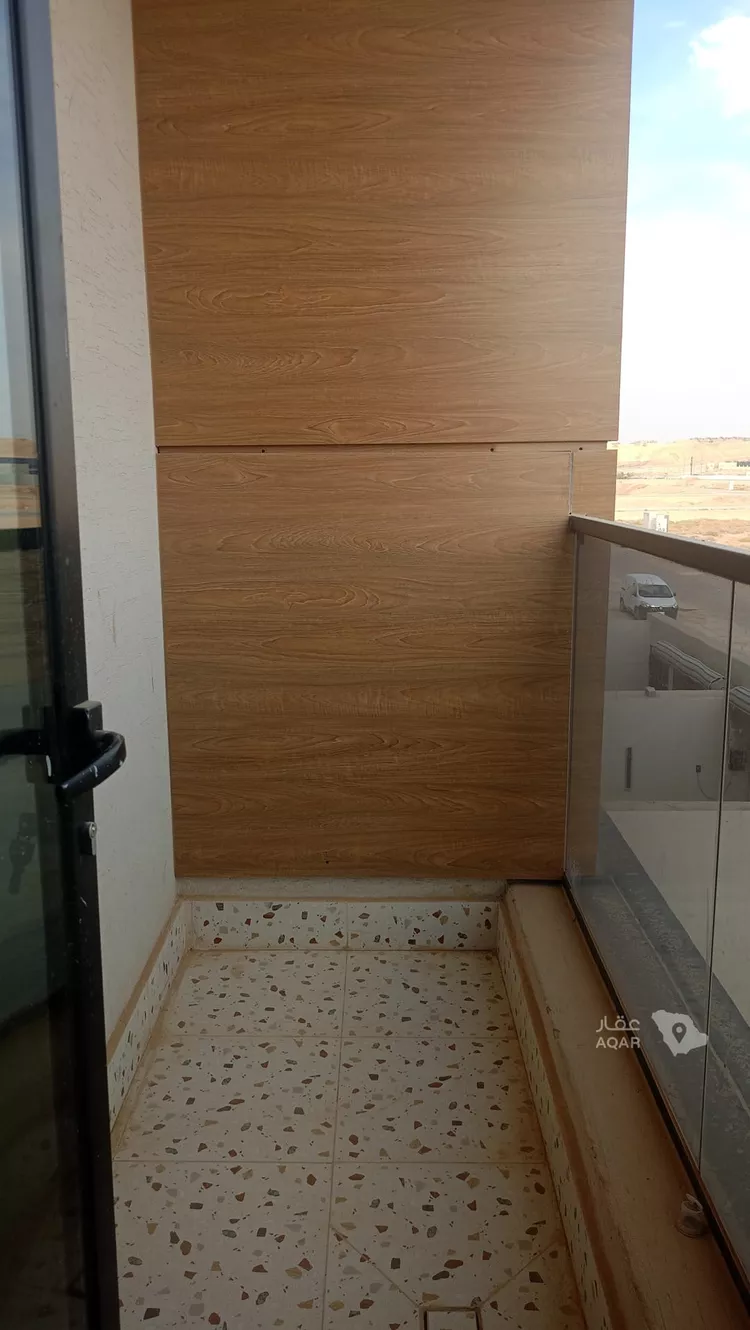 Floor for Sale in Riyadh Ar Rimal 4