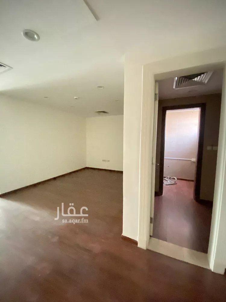 مكتب تجاري للإيجار في شارع الملك عبدالعزيز ابن عبدالرحمن سعود الفرعي, حي المصيف, مدينة الرياض, منطقة الرياض صورة 5