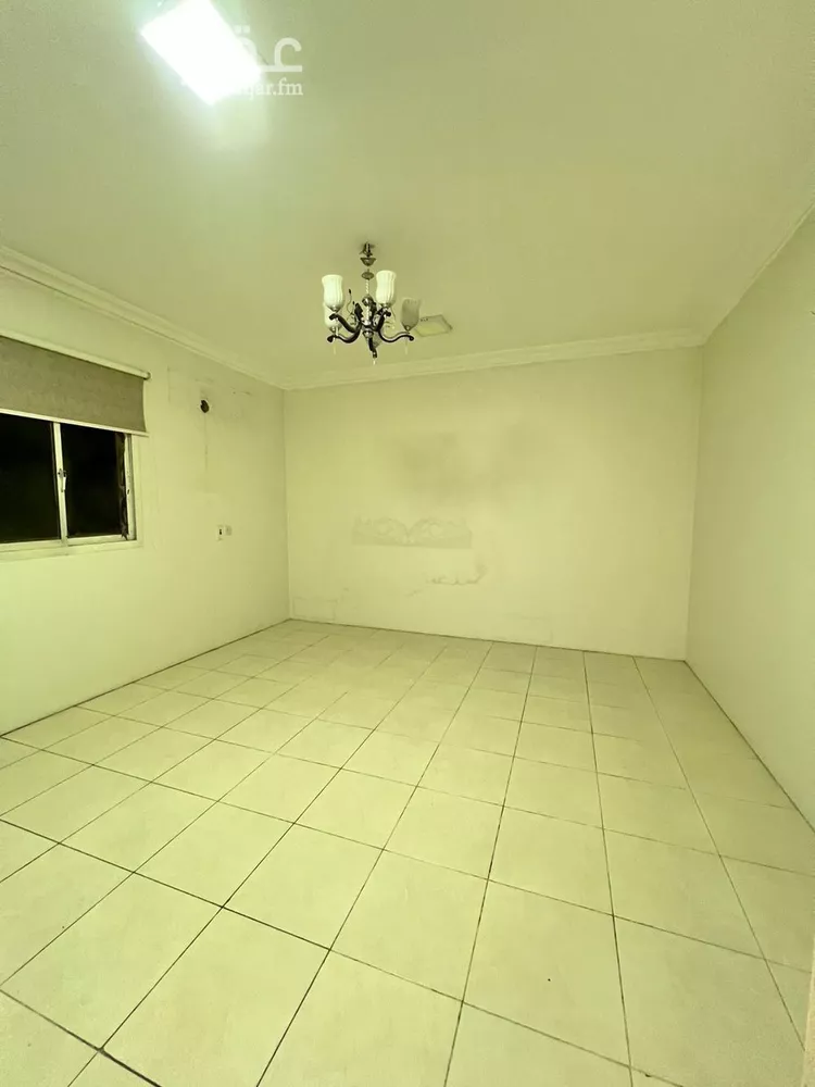 شقة للإيجار في شارع الشيخ حسن بن حسين بن علي, حي الملك فيصل, مدينة الرياض, منطقة الرياض صورة 3