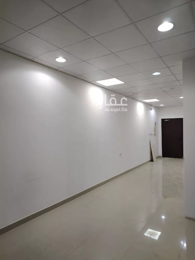 مكتب تجاري للإيجار في شارع علي البجادي, حي الرمال, مدينة الرياض, منطقة الرياض صورة 3