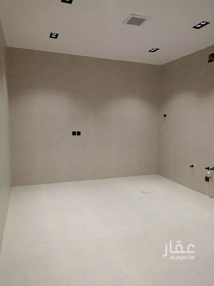Floor for Sale in Riyadh Ar Rimal 8