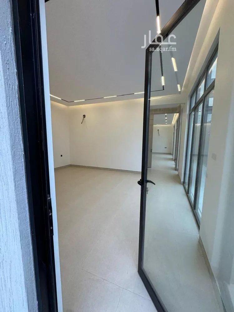 Floor for Sale in Riyadh Ar Rimal 14