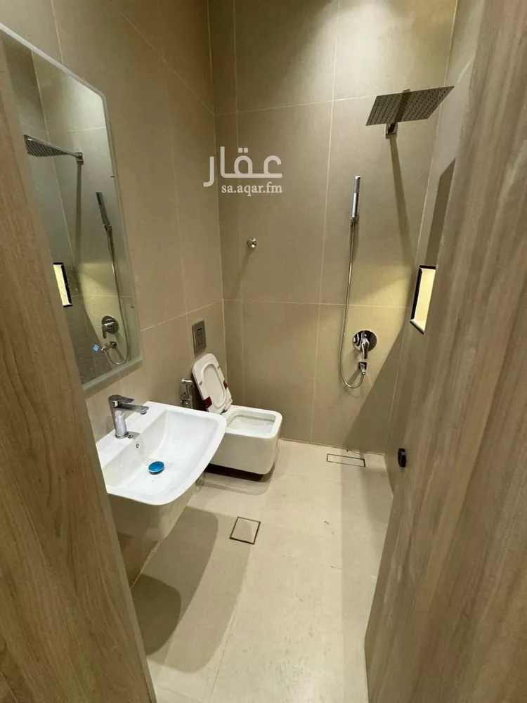 Floor for Sale in Riyadh Ar Rimal 10