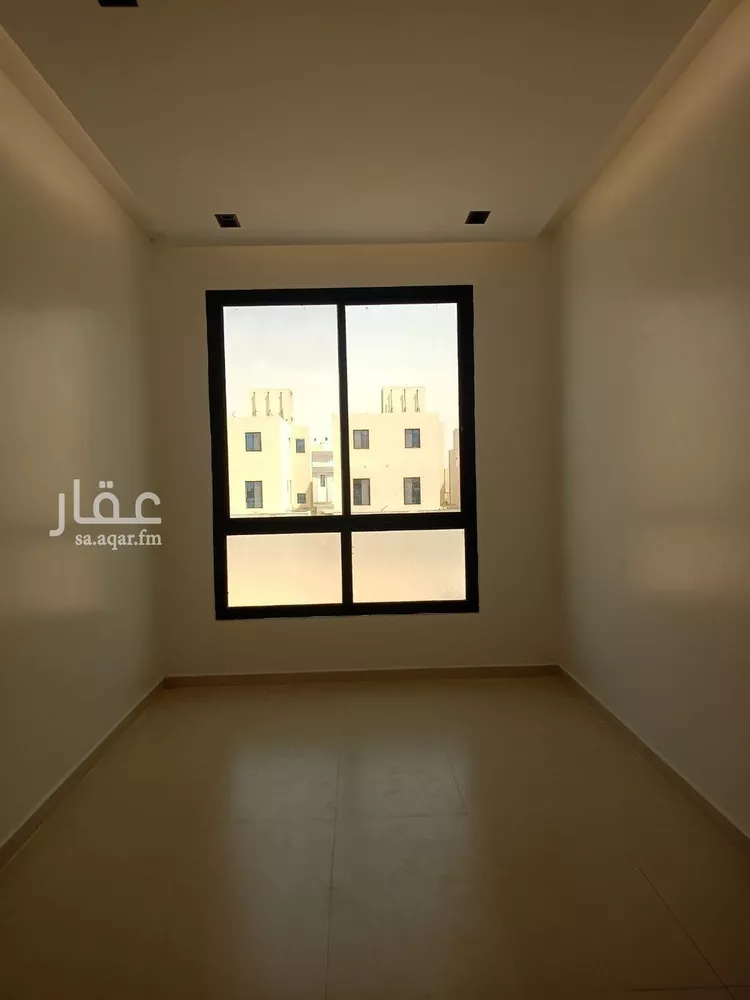 Floor for Sale in Riyadh Al Janadriyah 16