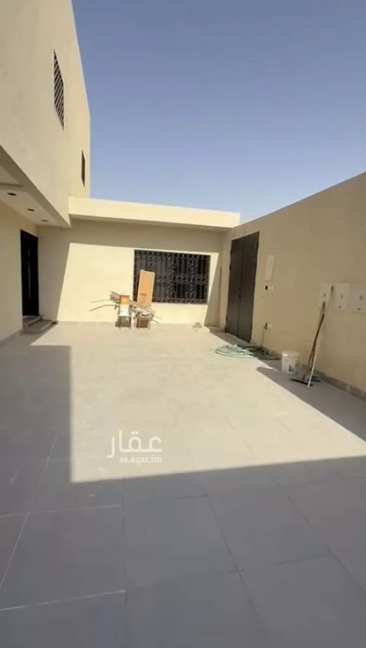 فيلا للبيع في شارع جنادة بن مالك, حي العوالي, مدينة الرياض, منطقة الرياض صورة 2