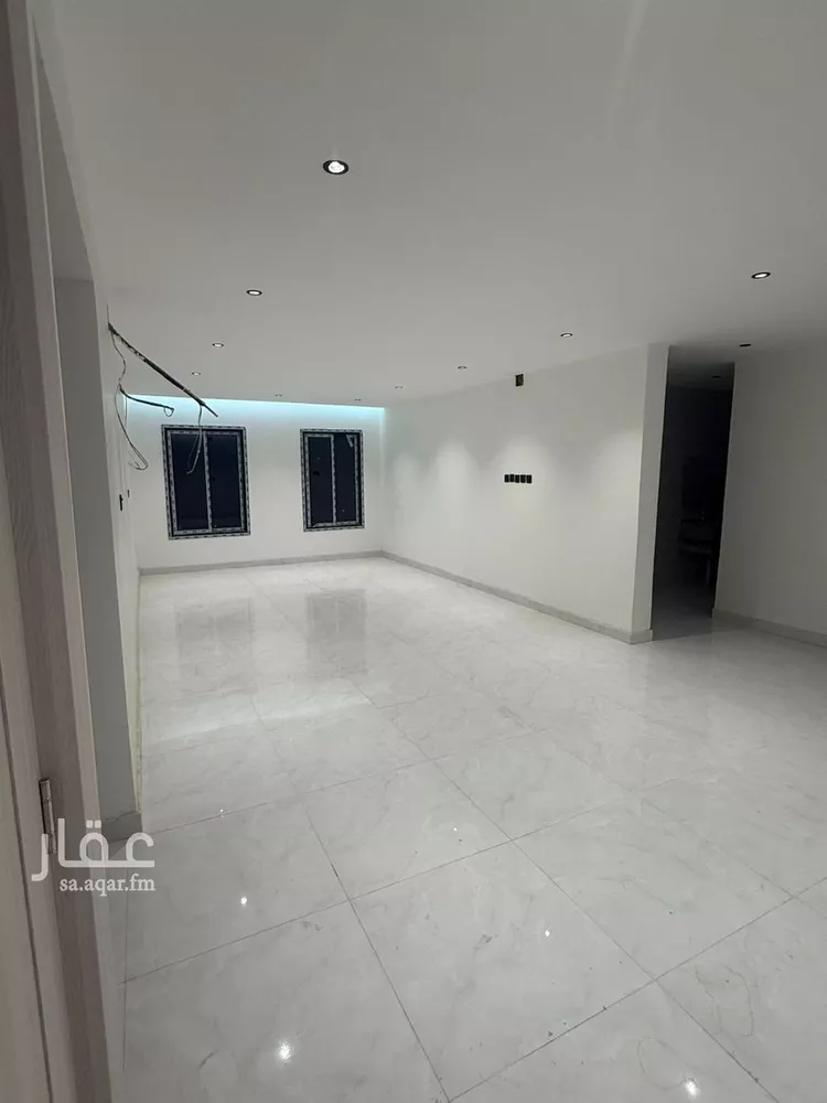 فيلا للبيع في شارع جنادة بن مالك, حي العوالي, مدينة الرياض, منطقة الرياض صورة 4