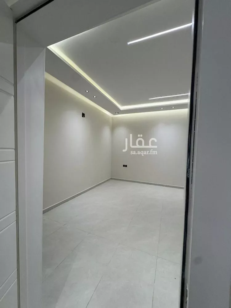 دور للبيع في شارع عمر ابن حبيب, حي الجنادرية, مدينة الرياض, منطقة الرياض 18