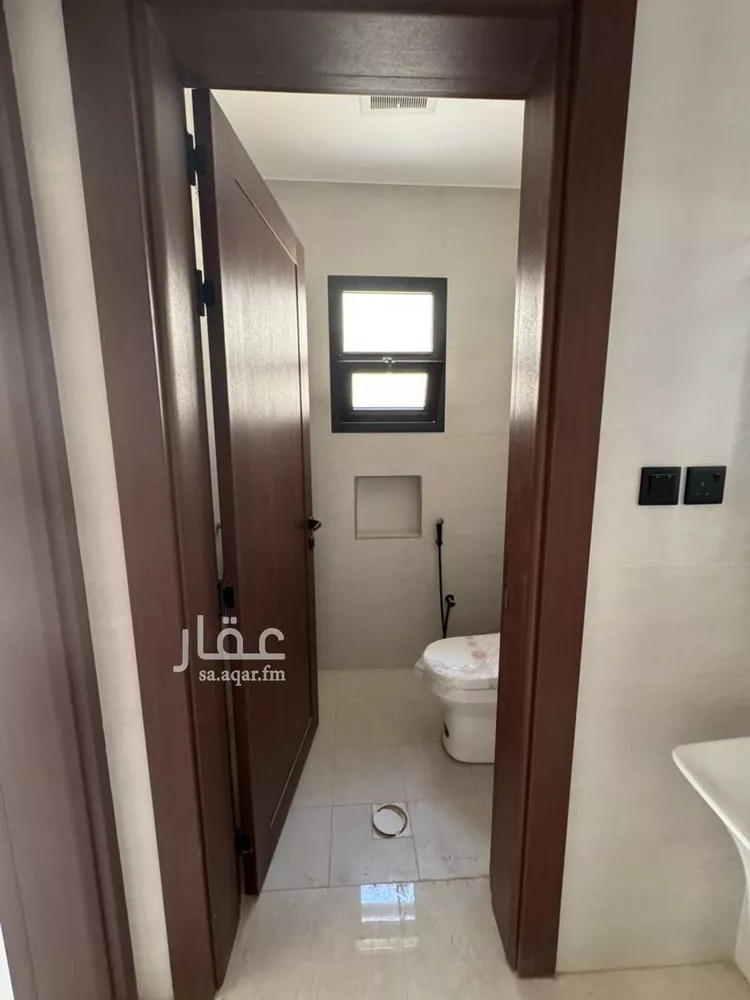 فيلا للبيع في شارع حميدة الإبراهيمي, حي العوالي, مدينة الرياض, منطقة الرياض 9