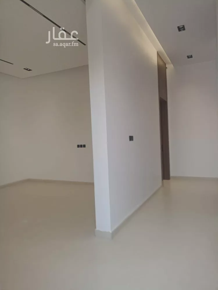 Floor for Sale in Riyadh Al Janadriyah 9