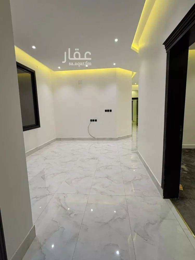 Floor for Sale in Riyadh Ar Rimal 8