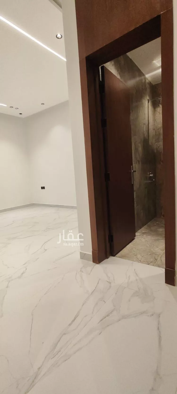 Floor for Sale in Riyadh Al Janadriyah 15