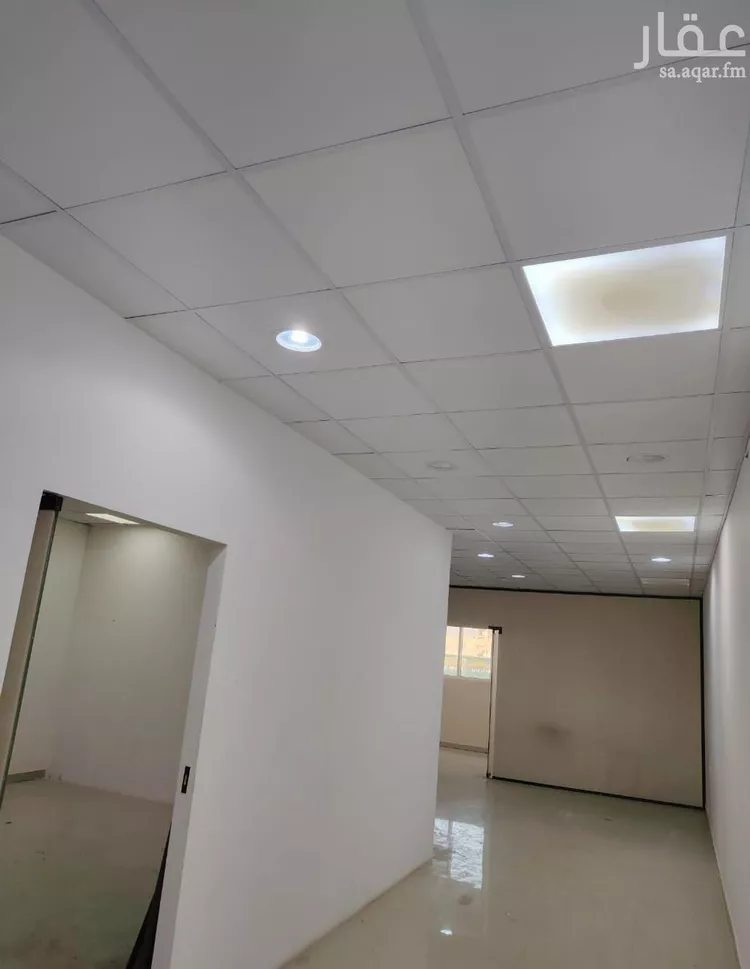 مكتب تجاري للإيجار في شارع علي البجادي, حي الرمال, مدينة الرياض, منطقة الرياض صورة 4