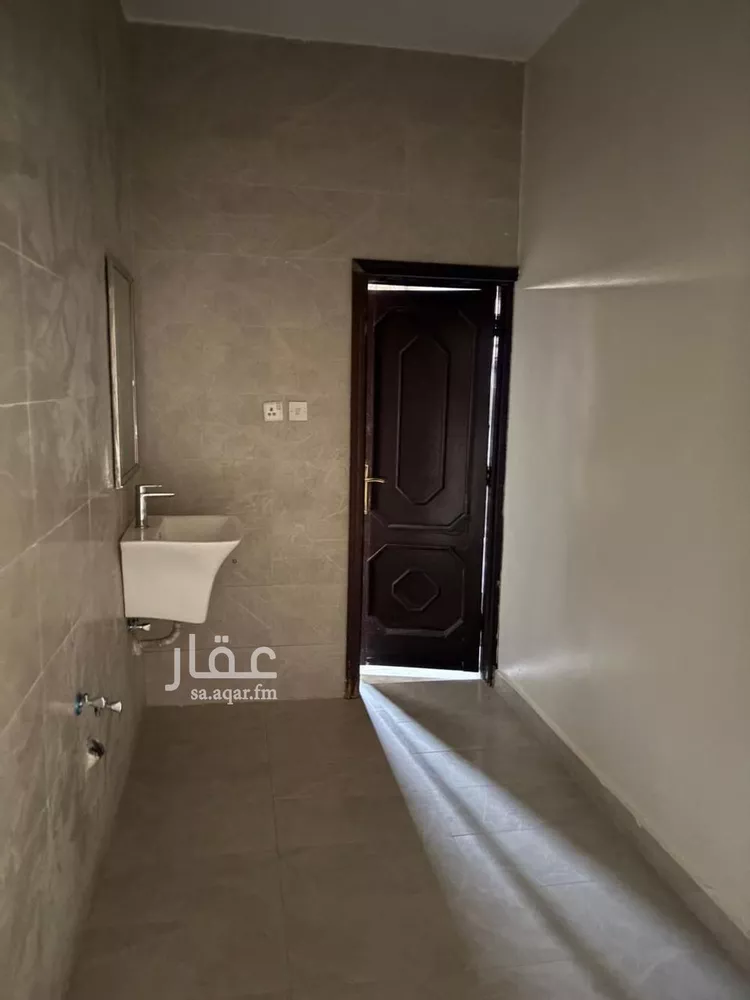 دور للإيجار في شارع عمرو بن مالك البكري, حي الملك فيصل, مدينة الرياض, منطقة الرياض صورة 5