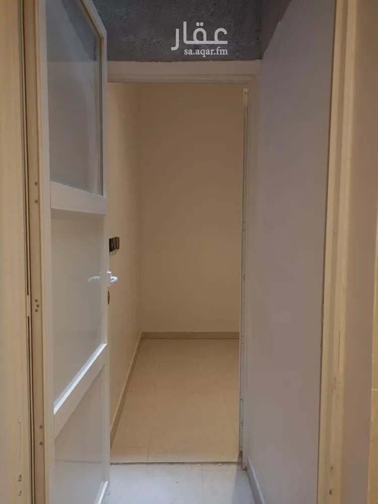 Floor for Sale in Riyadh Al Janadriyah 13