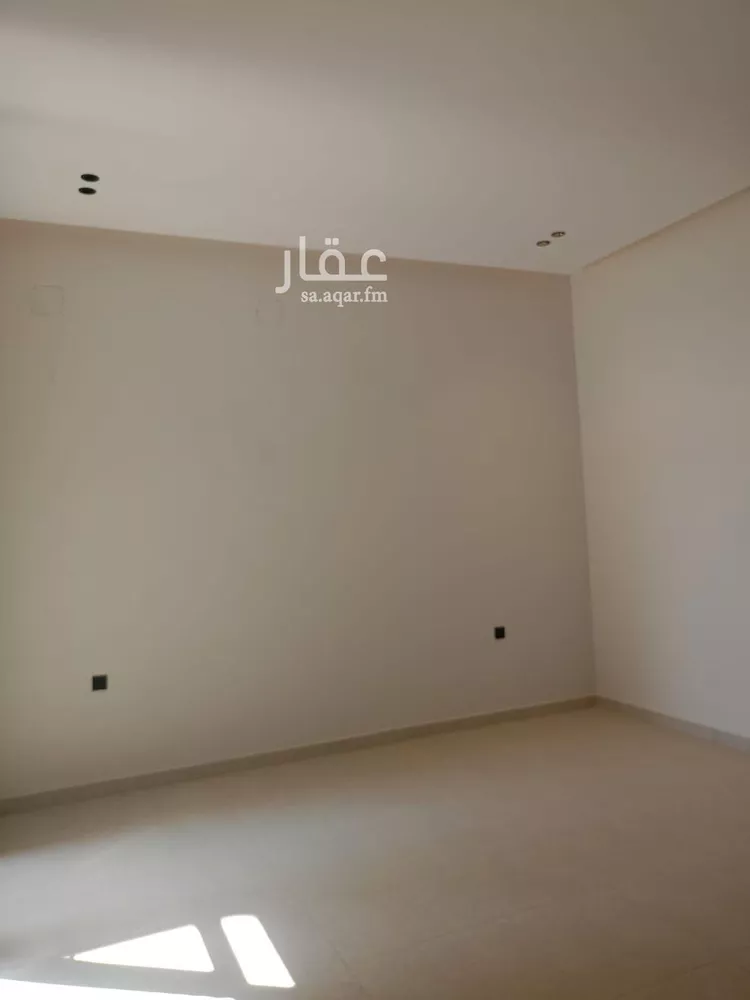 Floor for Sale in Riyadh Al Janadriyah 16