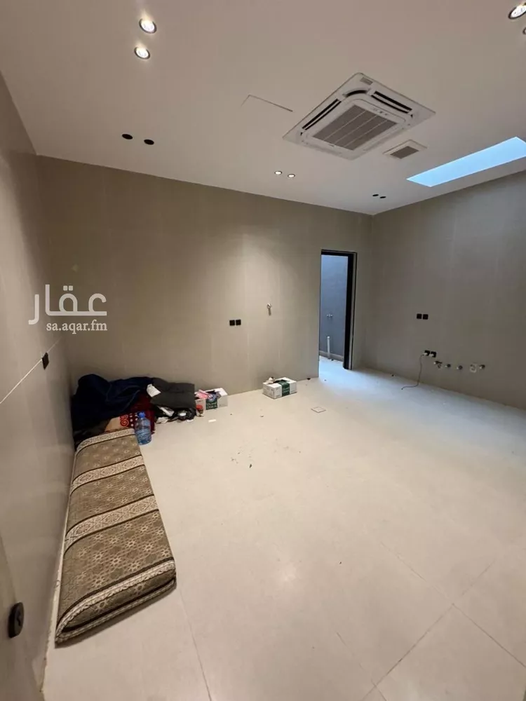 Floor for Sale in Riyadh Ar Rimal 6