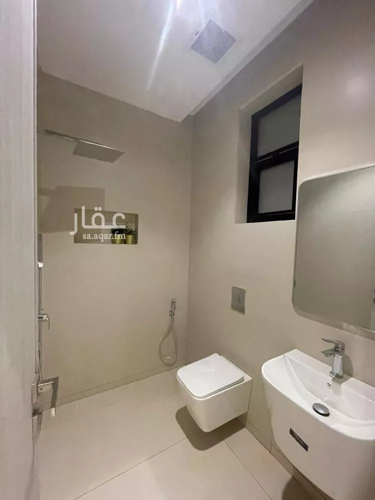 Floor for Sale in Riyadh Al Yarmouk 8