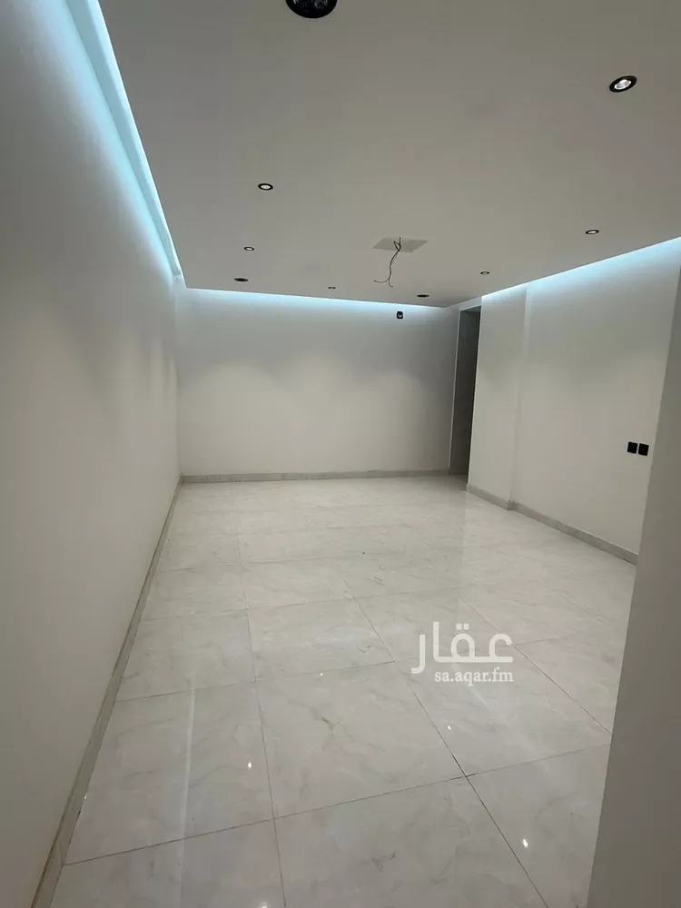 فيلا للبيع في شارع جنادة بن مالك, حي العوالي, مدينة الرياض, منطقة الرياض 6