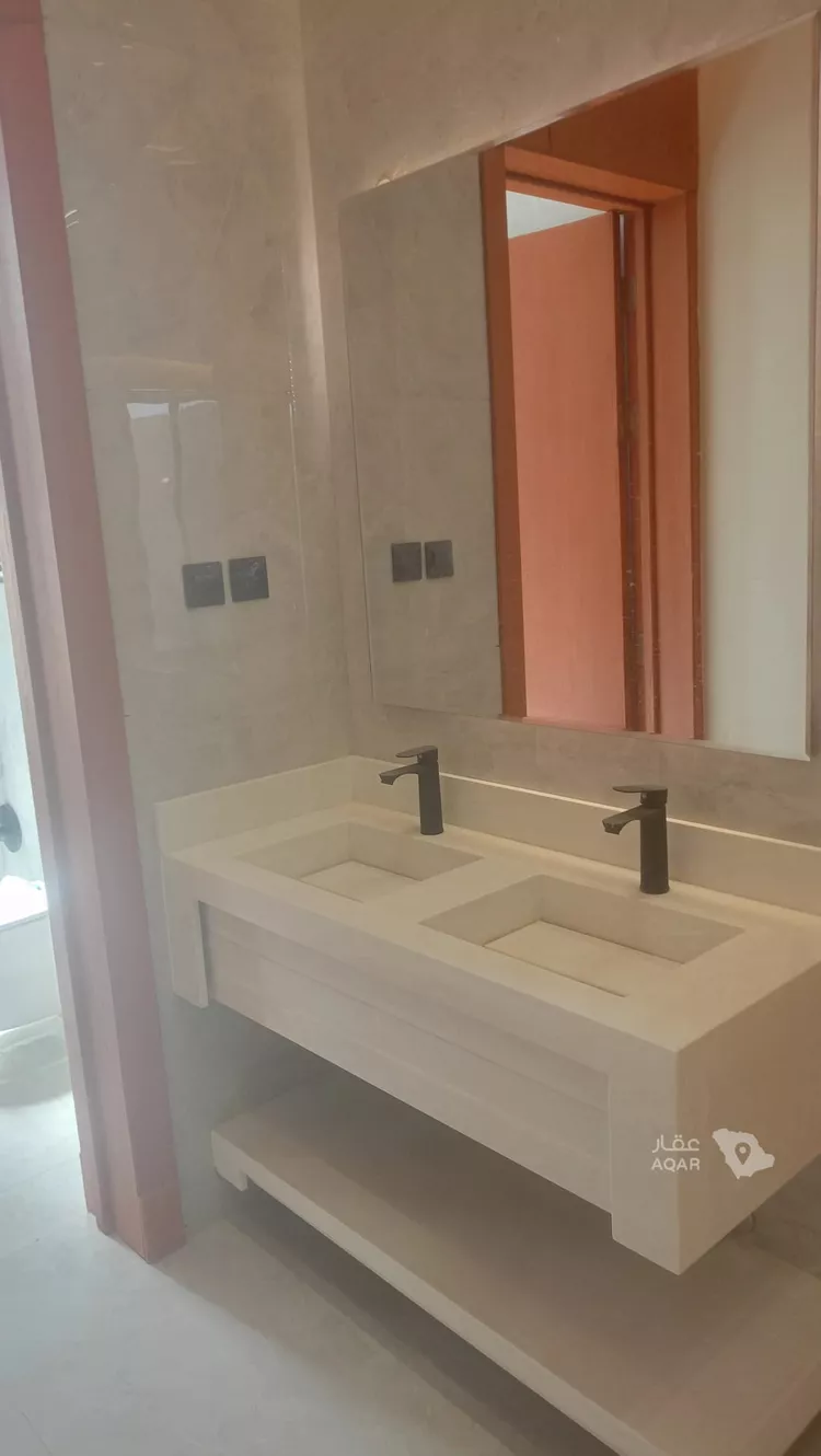 Floor for Sale in Riyadh Ar Rimal 22
