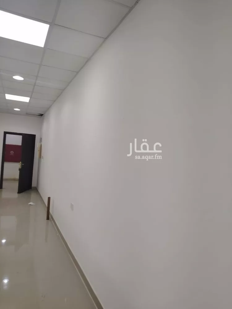 مكتب تجاري للإيجار في شارع علي البجادي, حي الرمال, مدينة الرياض, منطقة الرياض صورة 3
