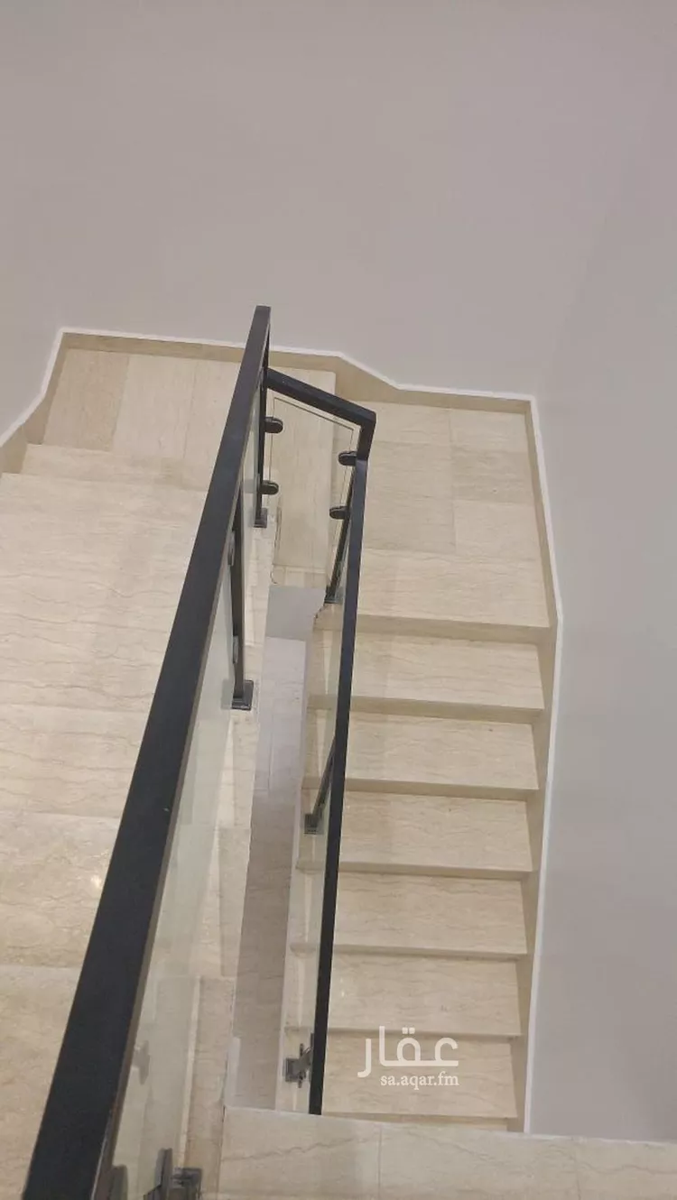 فيلا للبيع في شارع أحمد بن أبي عزرة, حي المرجان, مدينة الرياض, منطقة الرياض صورة 2