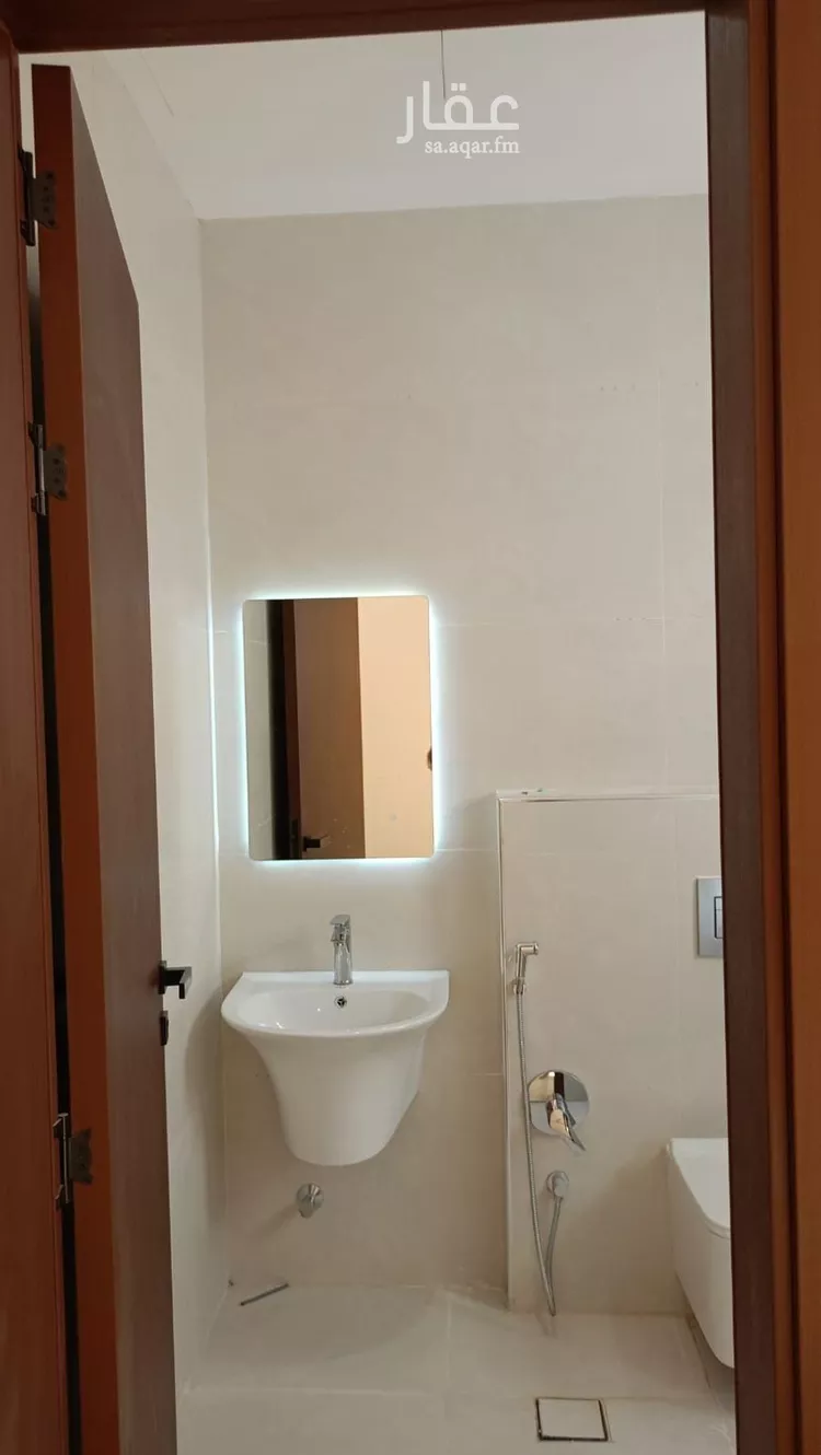 Floor for Sale in Riyadh Ash Sharq 9