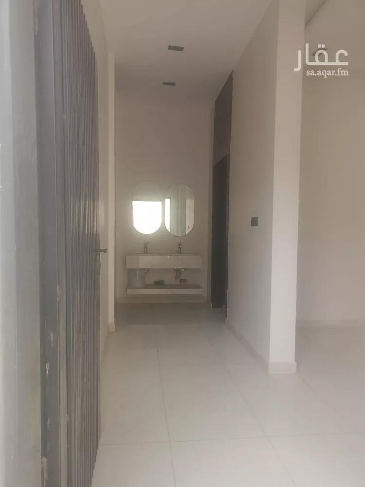 فيلا للبيع في شارع الضياء, حي الجنادرية, مدينة الرياض, منطقة الرياض 18