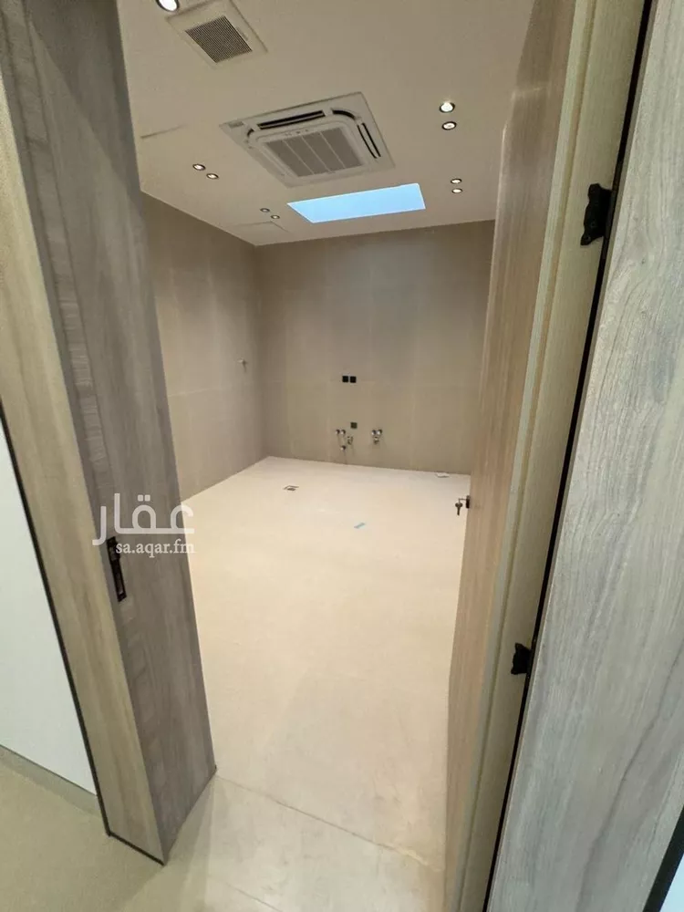 Floor for Sale in Riyadh Ar Rimal 10