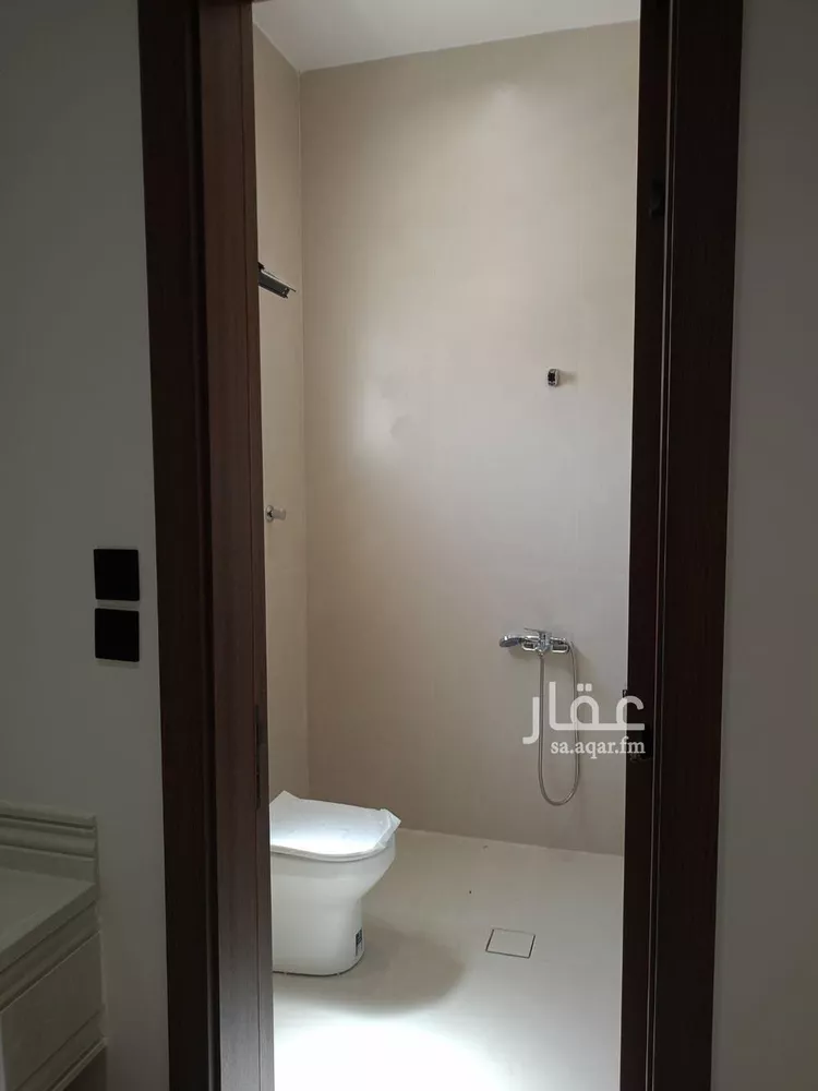 Floor for Sale in Riyadh Al Janadriyah 12