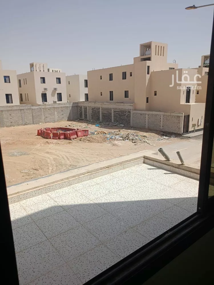 Floor for Sale in Riyadh Al Janadriyah 13