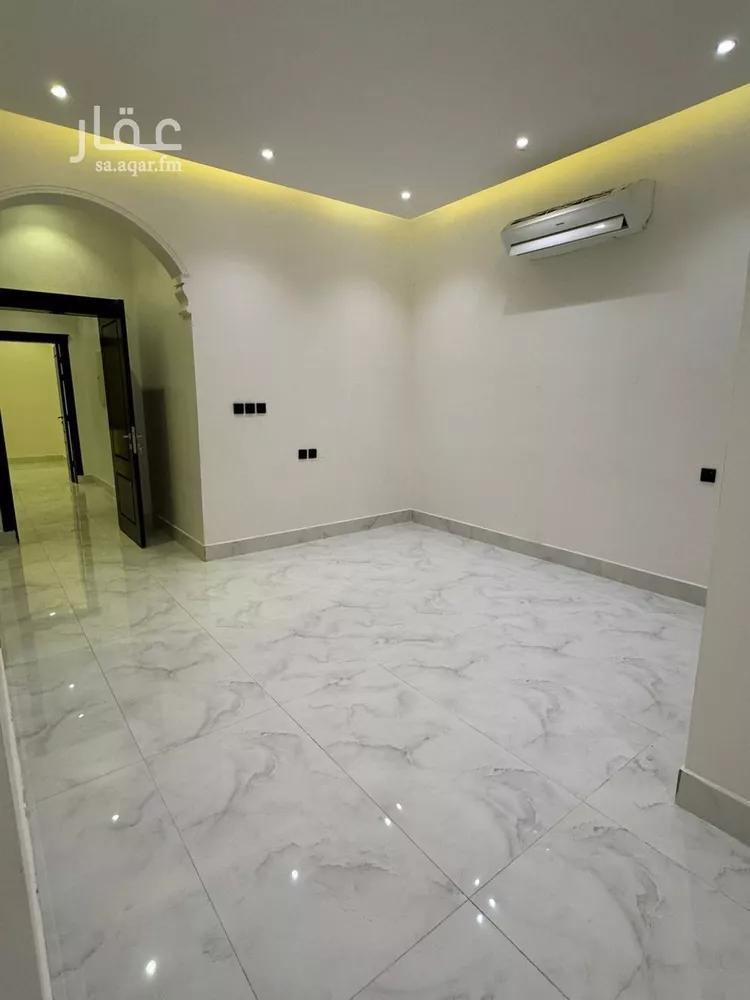 Floor for Sale in Riyadh Ar Rimal 6