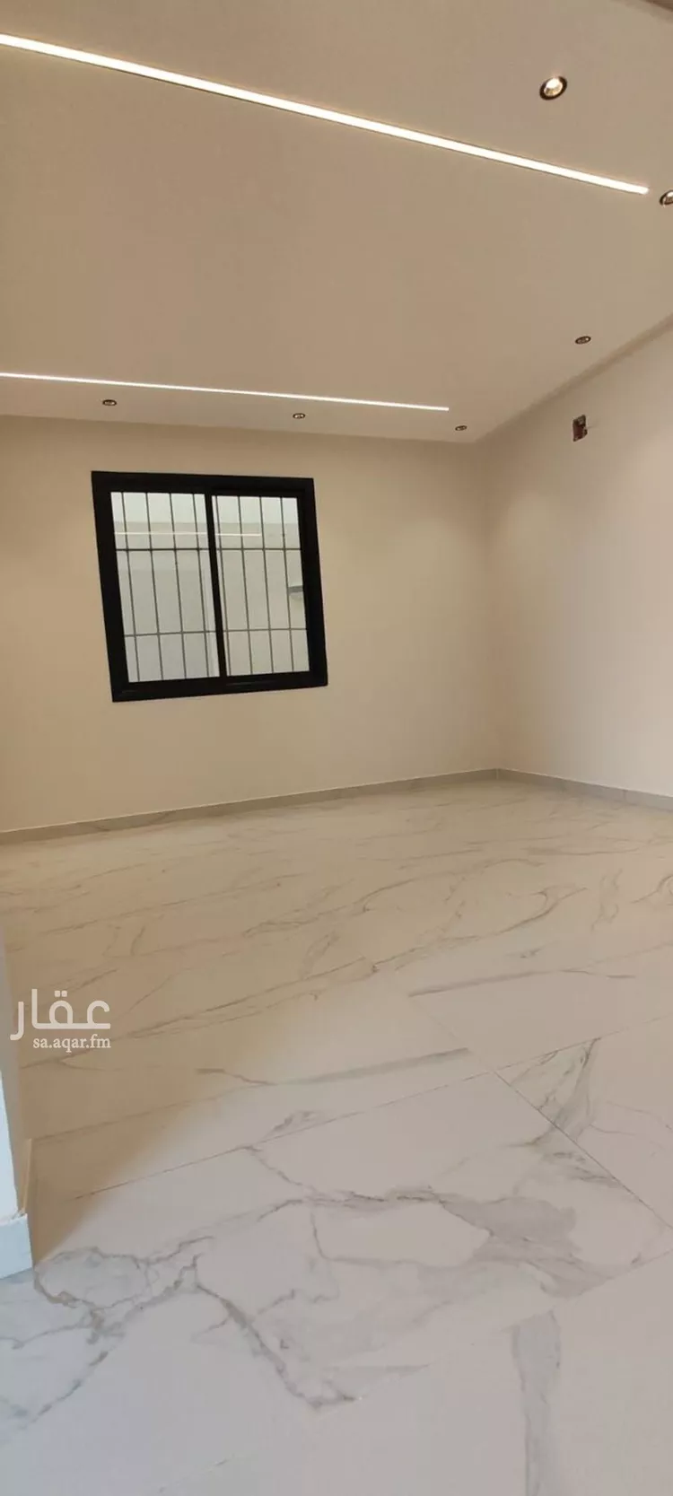 Floor for Sale in Riyadh Al Janadriyah 7