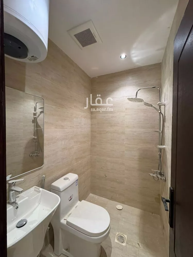 عمارة للإيجار في شارع عبادة بن الصامت, حي الروضة, مدينة الرياض, منطقة الرياض 6